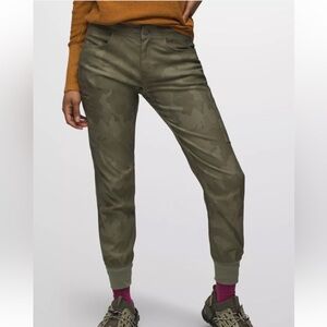 Prana Halle Jogger II in Sage Camo